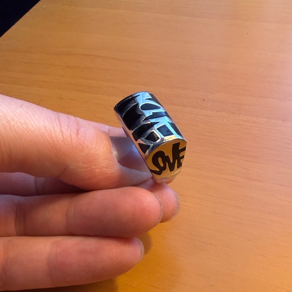 Graffiti Style Bold Two-Tone LOVE - Black & Silver Ring size 9 - Picture 5 of 6